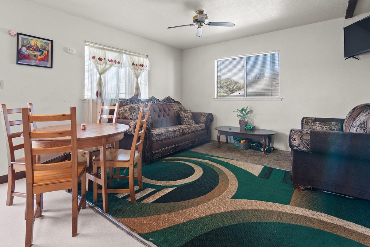 Dining room, Interior