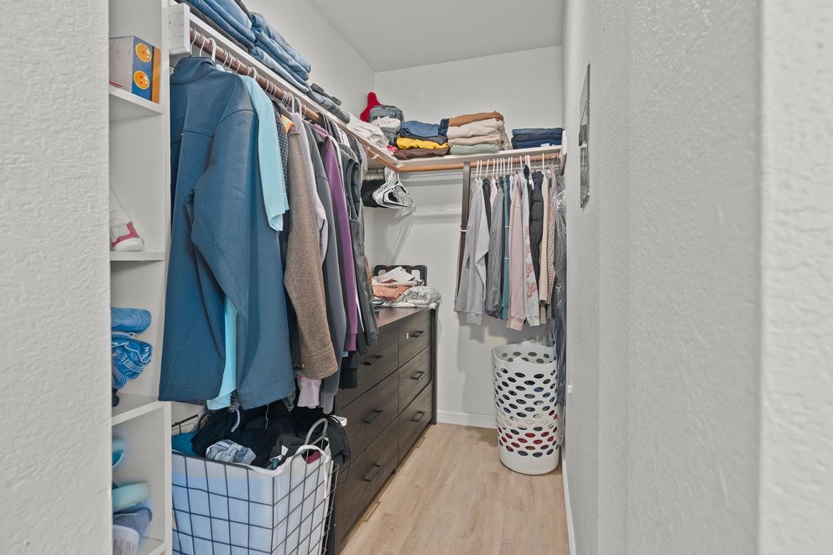 Interior, Walk-in Closets, Wood Texture Flooring