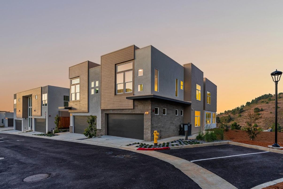 Attached, Exterior, Facade, Modern