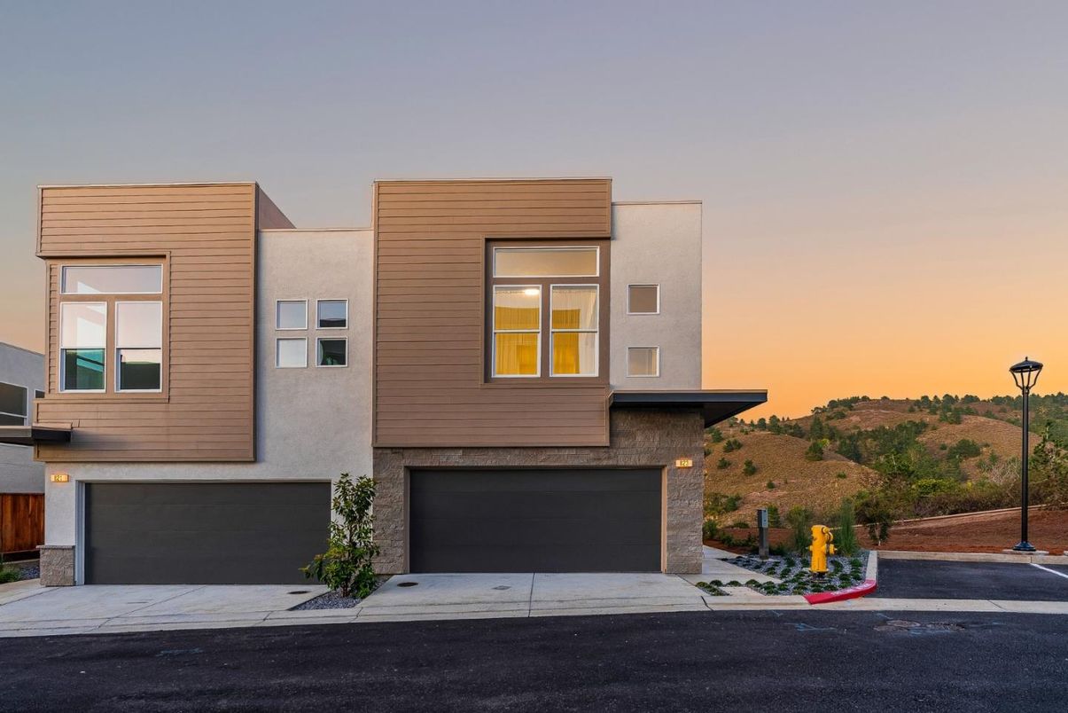 Attached, Exterior, Facade, Modern