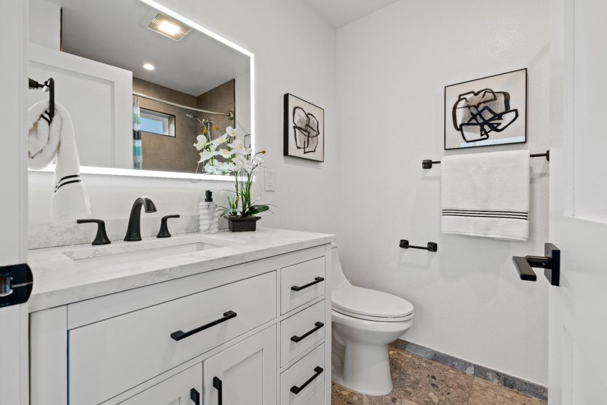 Bathroom, Interior, Recessed Lighting