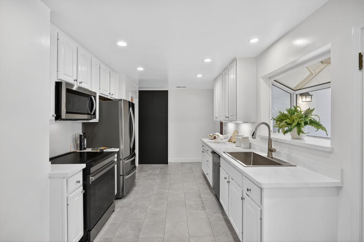 Interior, Kitchen, Recessed Lighting