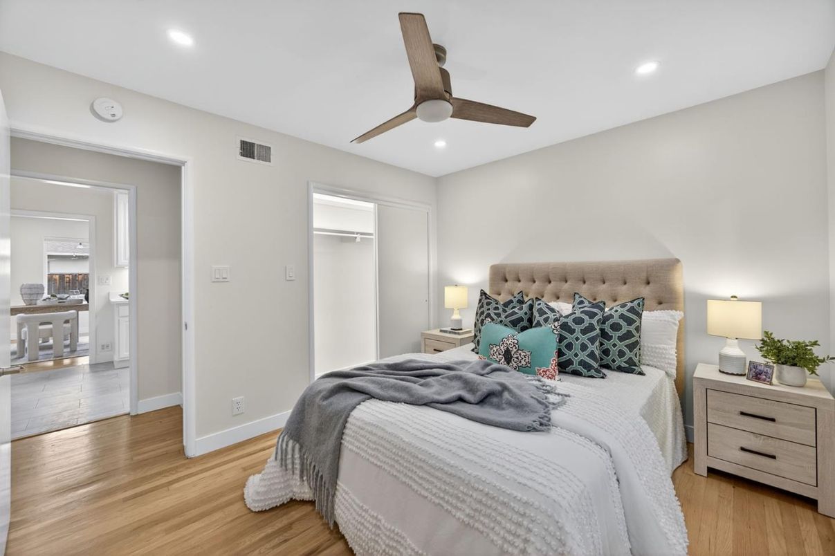 Bedroom, Interior, Recessed Lighting, Wood Texture Flooring
