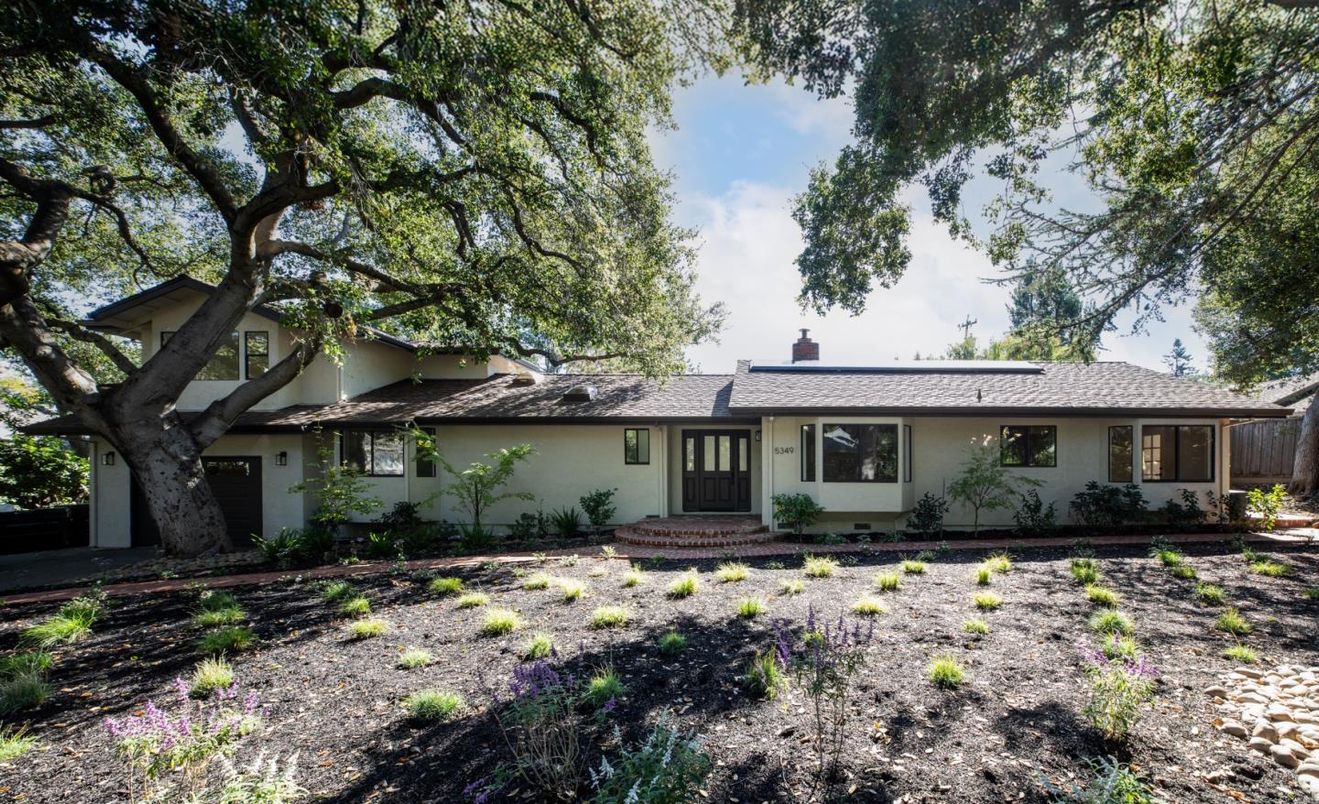 Backyard, Exterior, Facade, Ranch