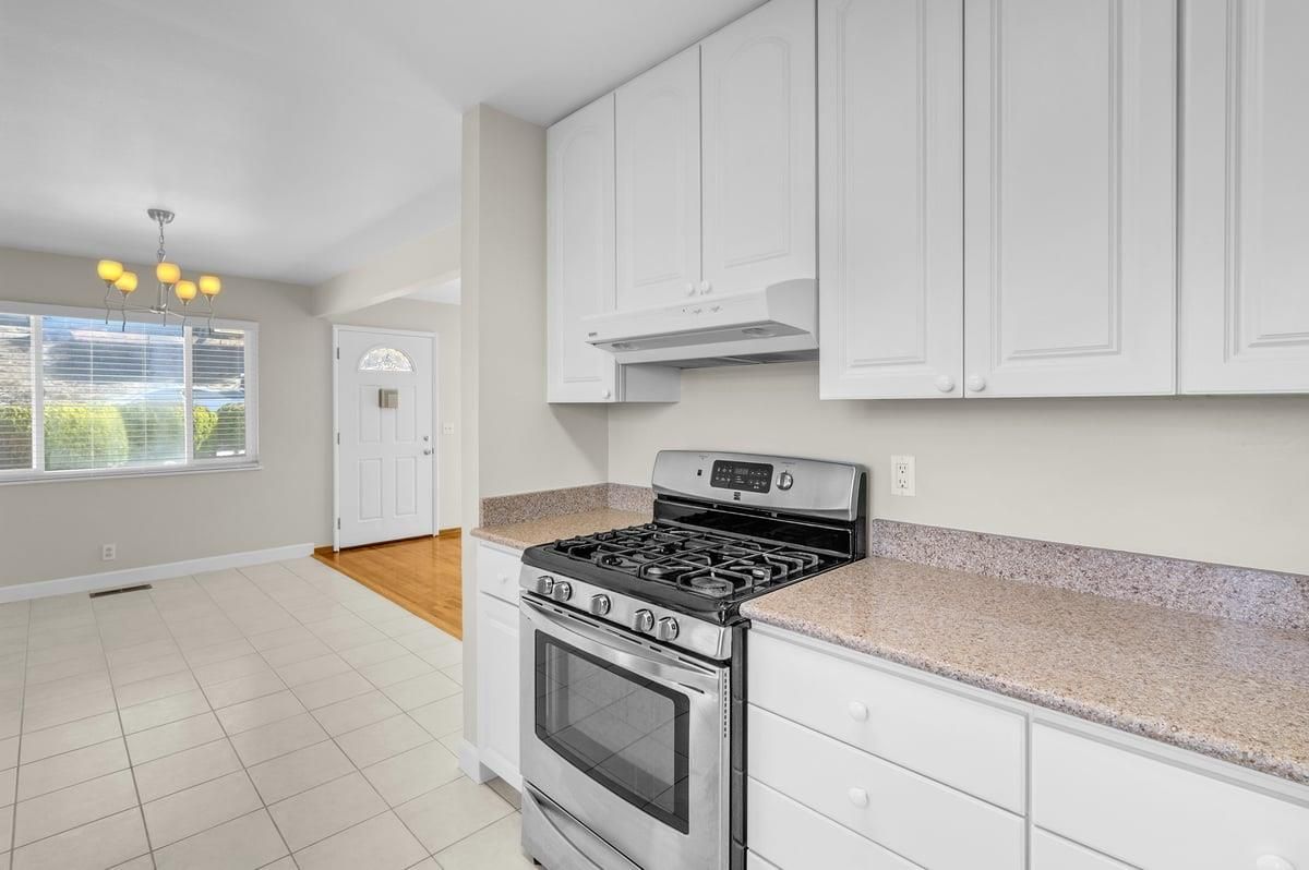 Chandelier, Interior, Kitchen, Wood Texture Flooring