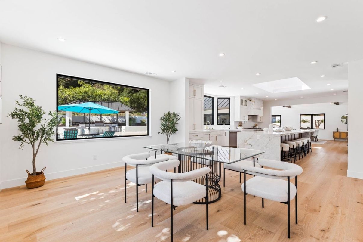Dining room, Interior, Kitchen, Recessed Lighting, Wood Texture Flooring
