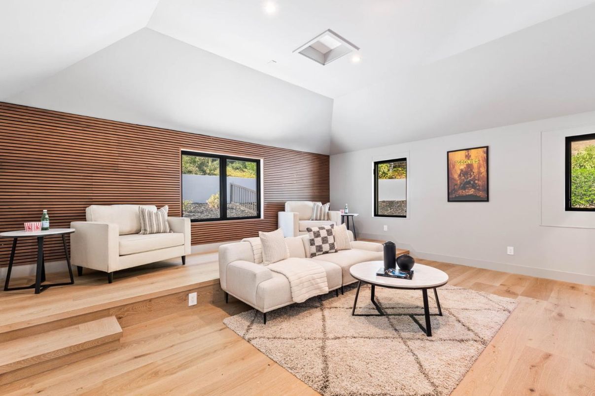 Interior, Living room, Recessed Lighting, Wood Texture Flooring