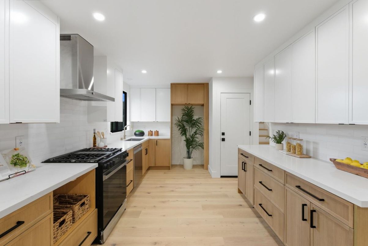 Interior, Kitchen, Recessed Lighting, Wood Texture Flooring