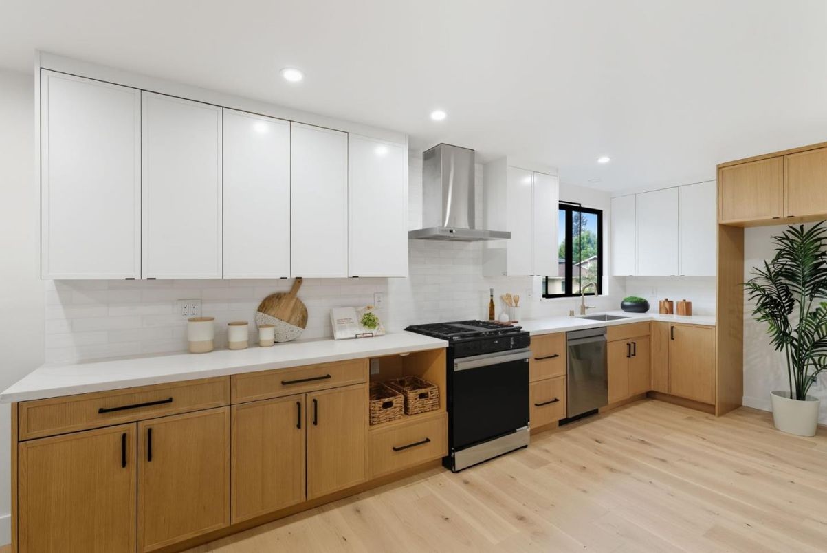 Interior, Kitchen, Recessed Lighting, Wood Texture Flooring