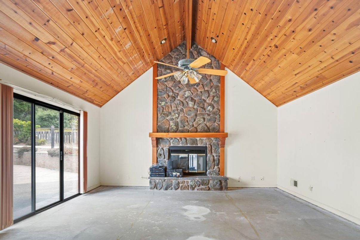 Empty room, Fireplace, Interior, Wooden Beams, Wooden Ceilings