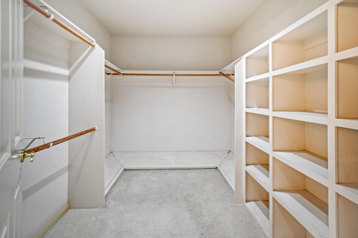 Interior, Walk-in Closets