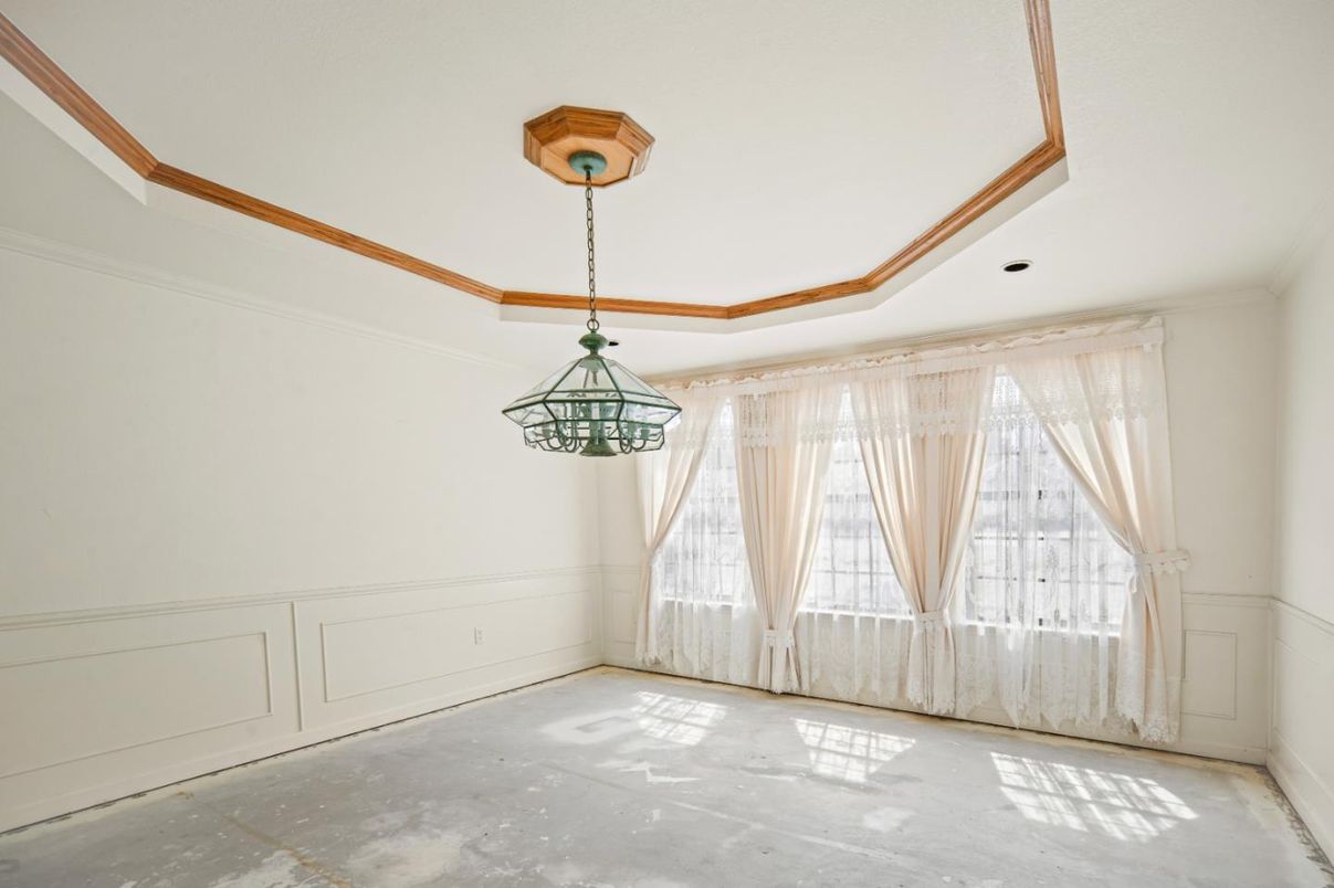 Empty room, Interior, Pendant Lights