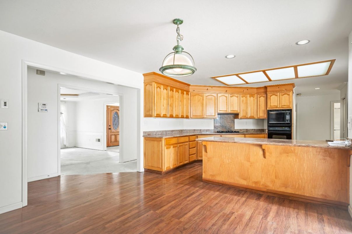 Interior, Kitchen, Pendant Lights, Recessed Lighting, Wood Texture Flooring