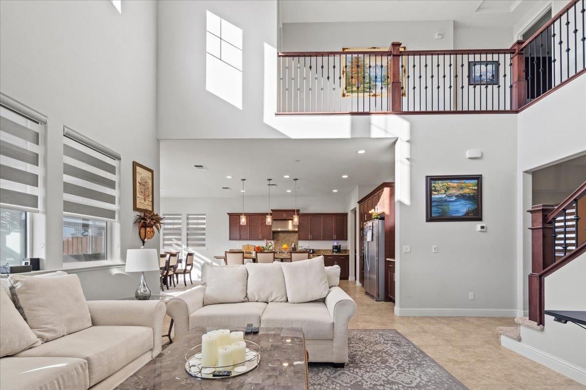 Dining room, Interior, Kitchen, Living room, Pendant Lights, Recessed Lighting, Stainless Steel Appliances