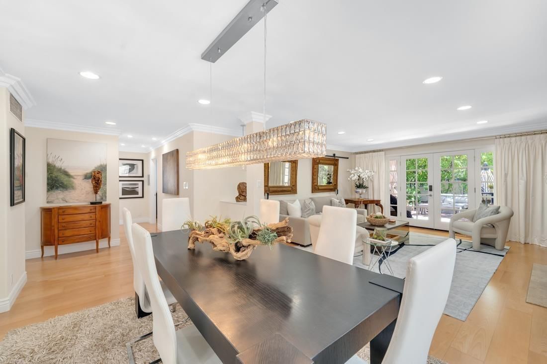 Chandelier, Dining room, Interior, Living room, Recessed Lighting, Wood Texture Flooring