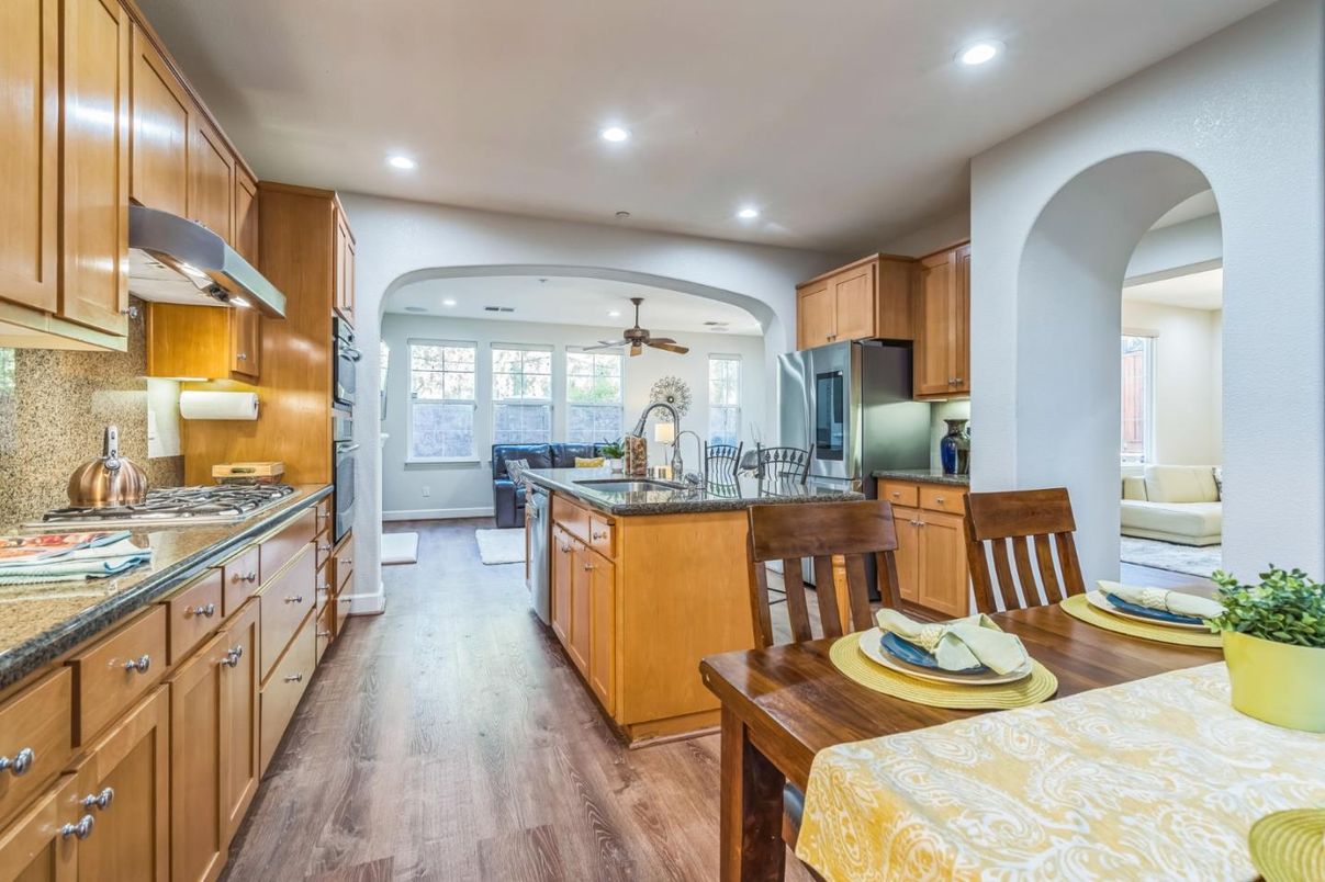 Dining room, Interior, Kitchen, Recessed Lighting, Wood Texture Flooring