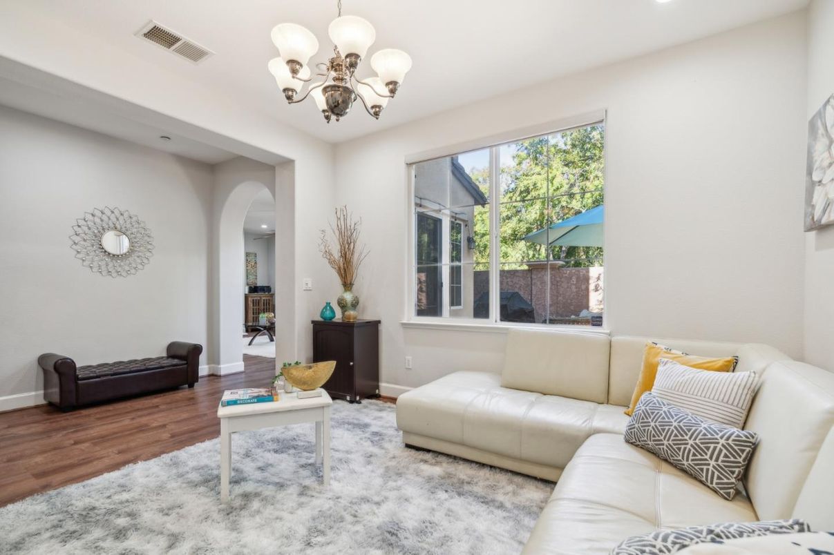 Chandelier, Interior, Living room, Recessed Lighting, Wood Texture Flooring