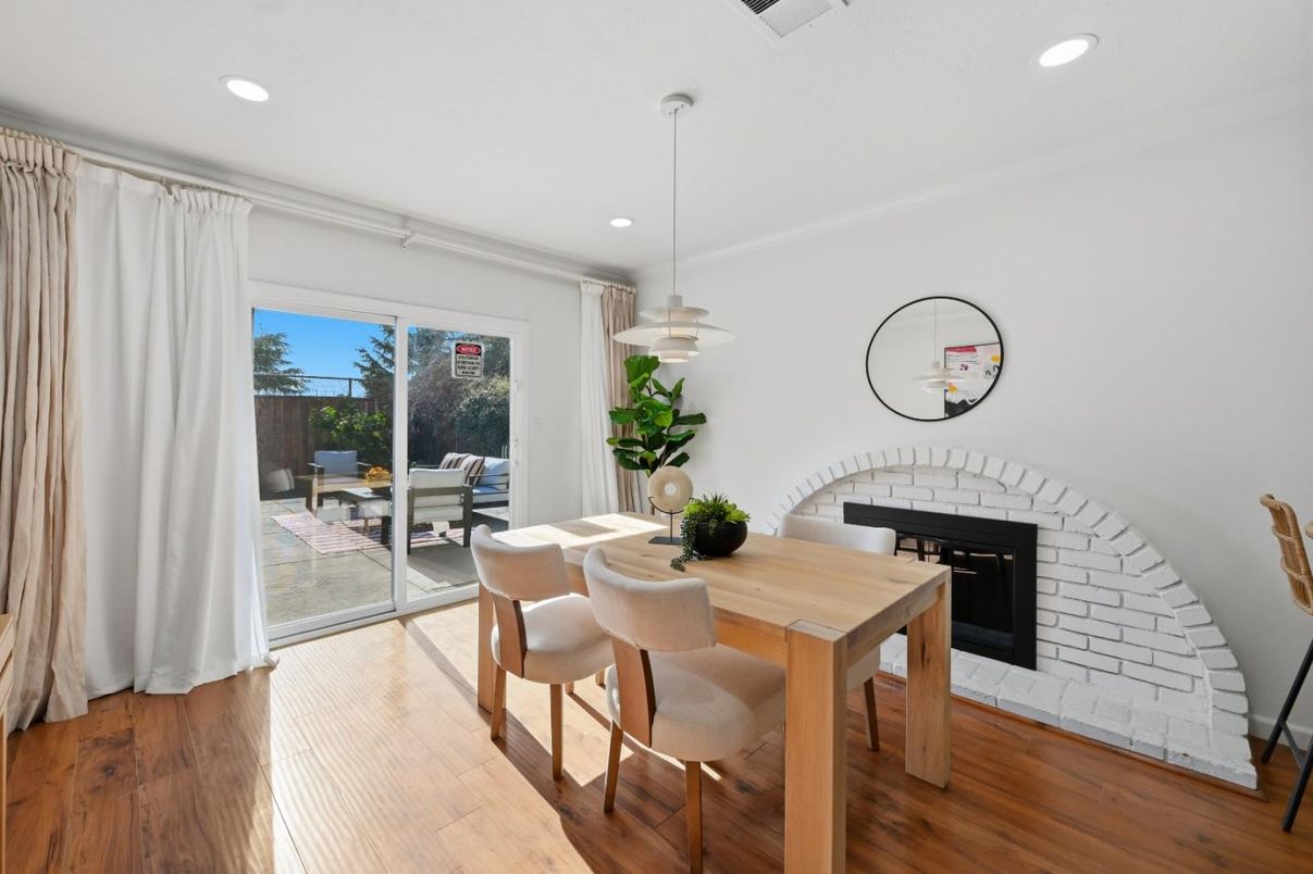 Dining room, Fireplace, Interior, Pendant Lights, Recessed Lighting, Wood Texture Flooring