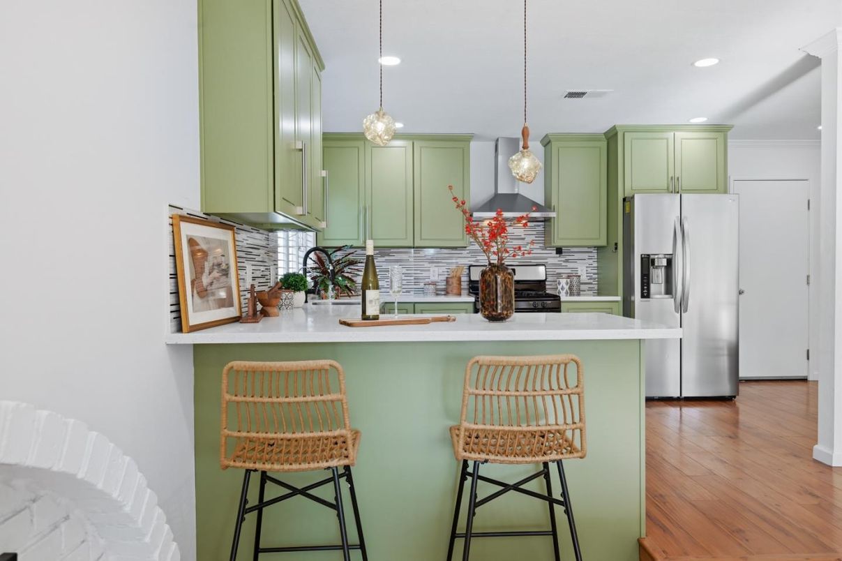 Interior, Kitchen, Pendant Lights, Recessed Lighting, Wood Texture Flooring