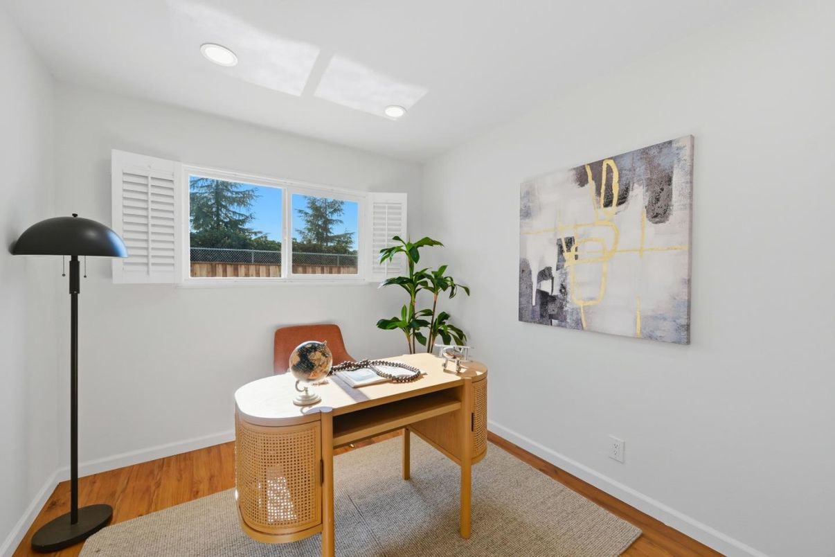 Home Office, Interior, Recessed Lighting, Wood Texture Flooring