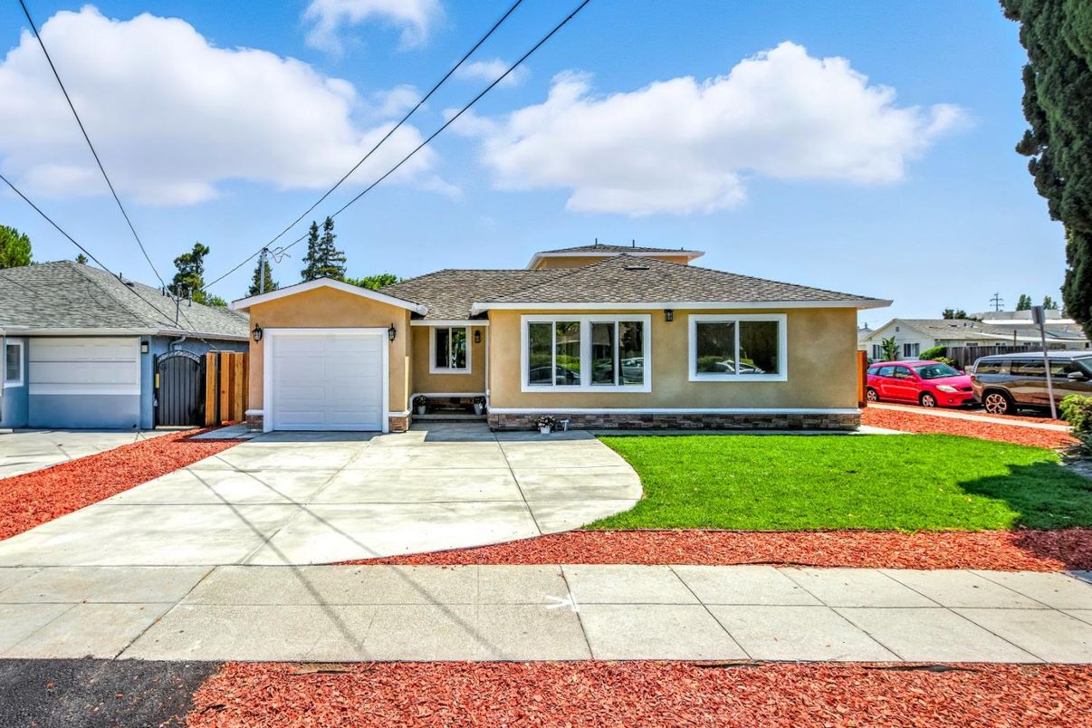 Attached, Detached Garage, Exterior, Facade, Ranch