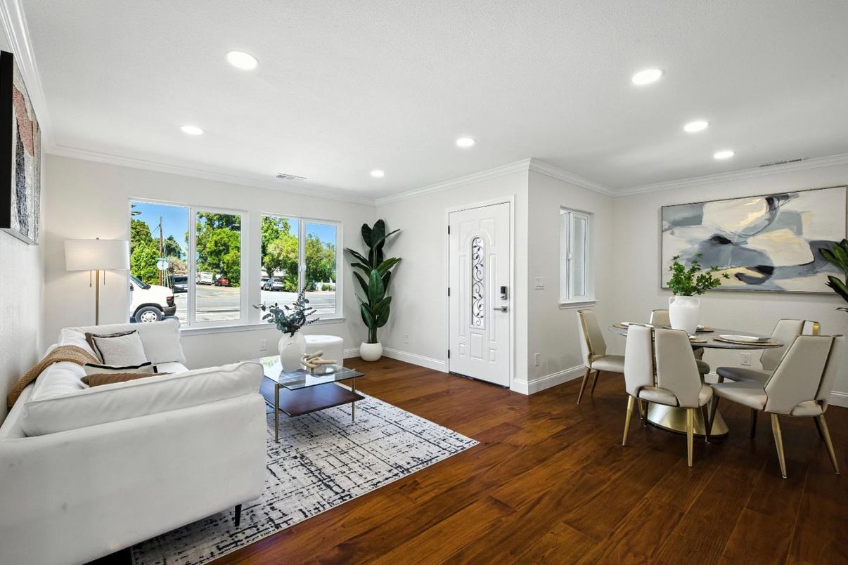 Dining room, Interior, Living room, Recessed Lighting, Wood Texture Flooring