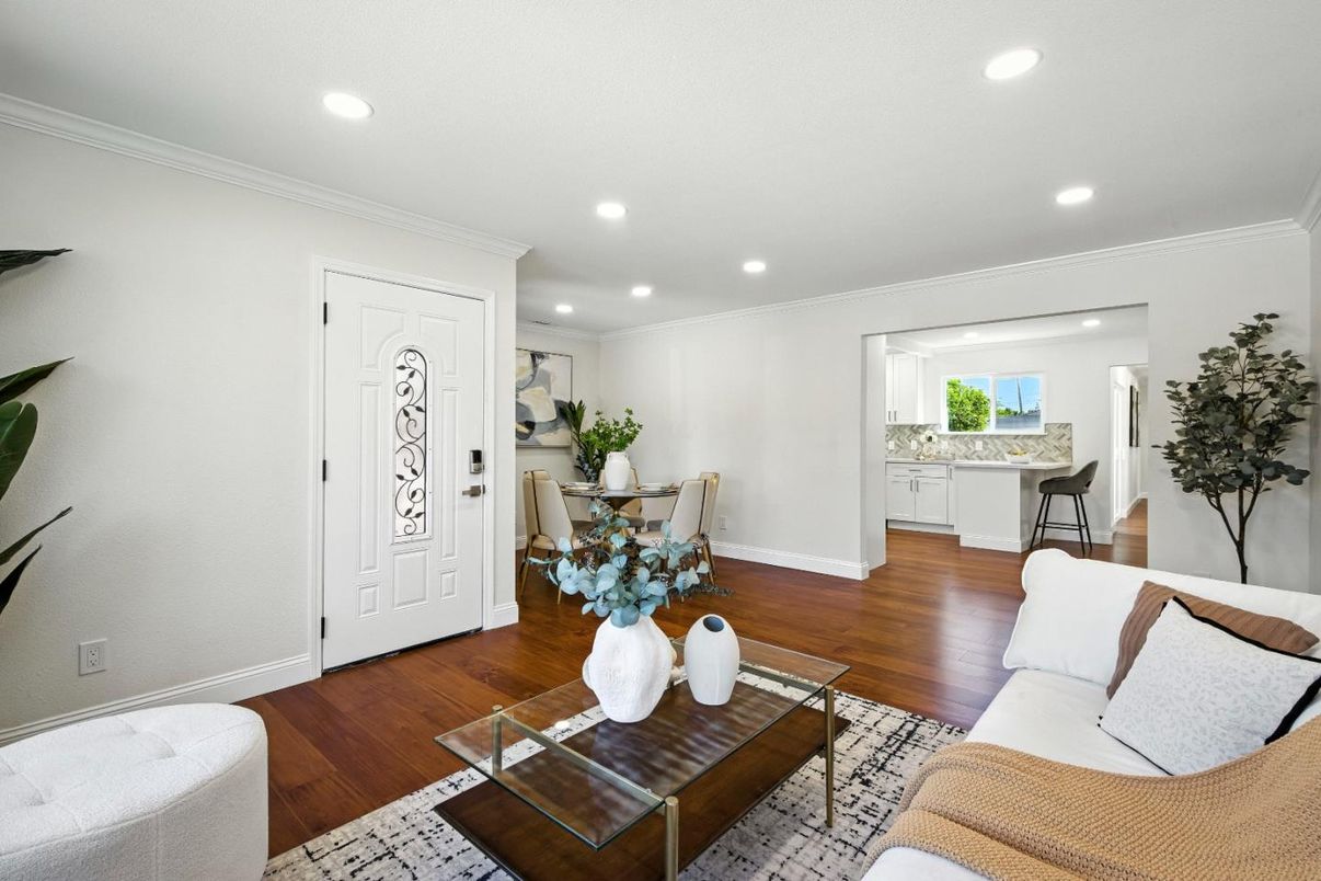 Dining room, Interior, Living room, Recessed Lighting, Wood Texture Flooring