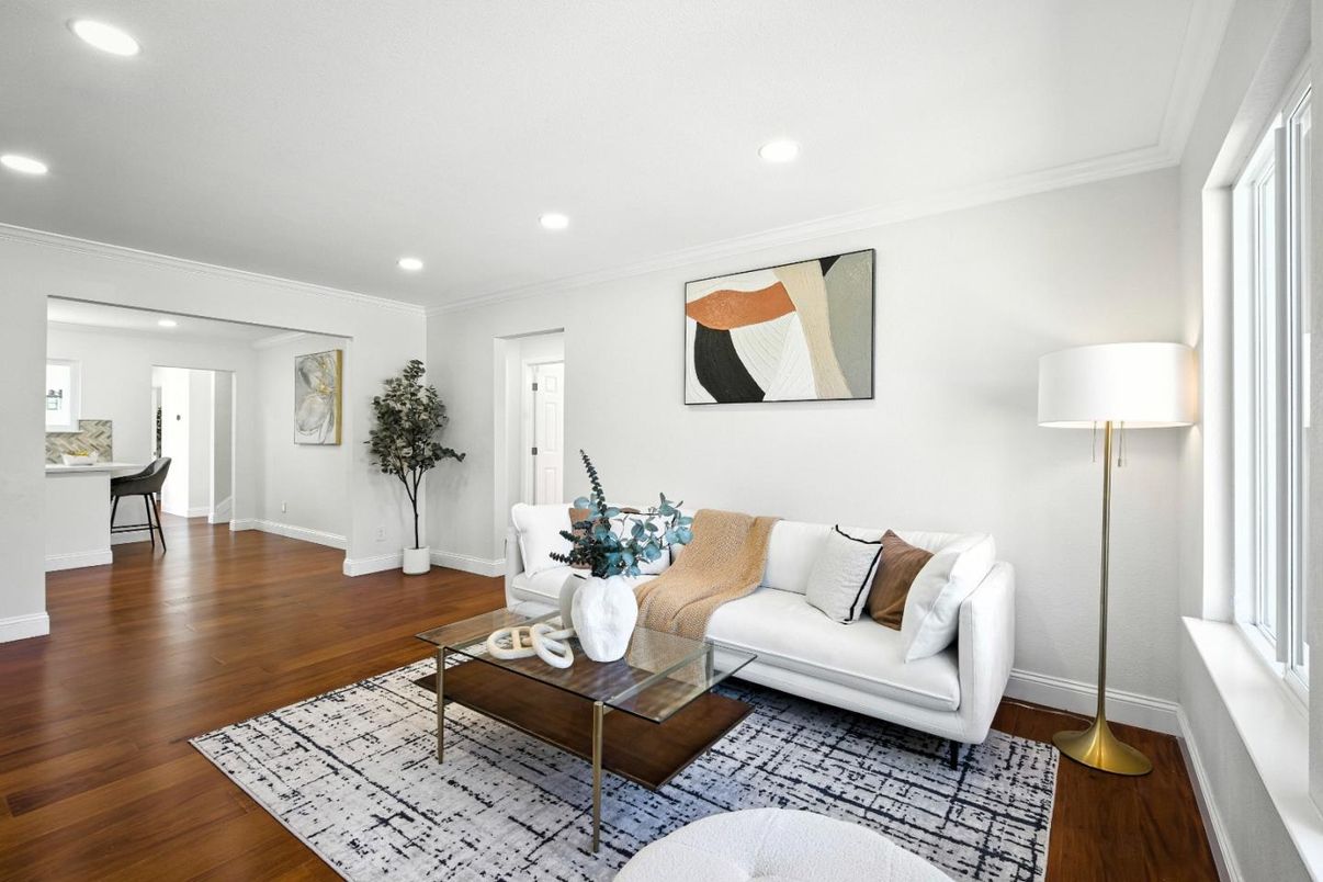 Interior, Living room, Recessed Lighting, Wood Texture Flooring