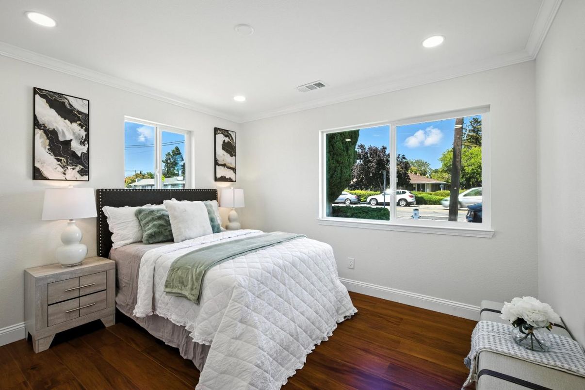 Bedroom, Interior, Recessed Lighting, Wood Texture Flooring