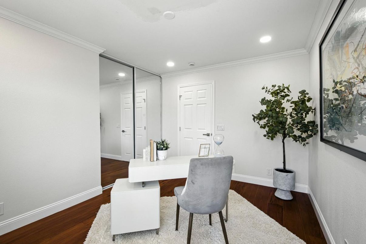 Home Office, Interior, Recessed Lighting, Wood Texture Flooring