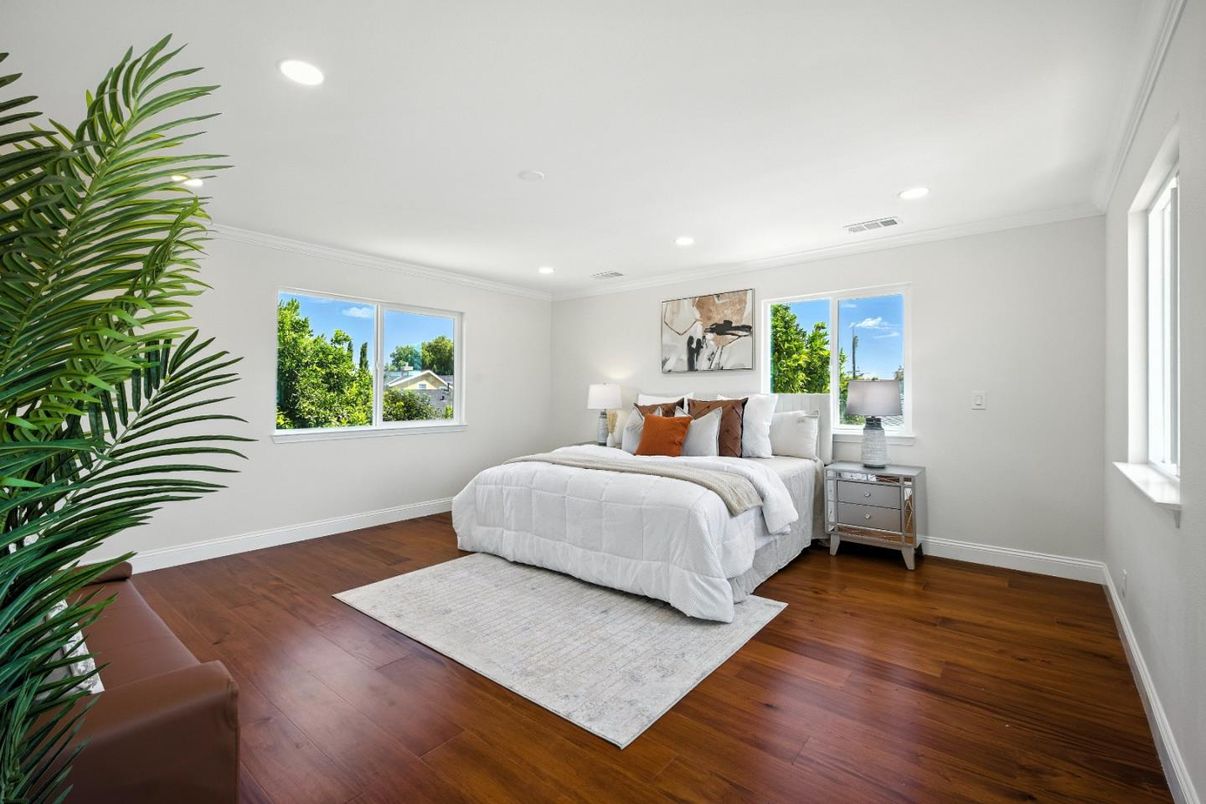 Bedroom, Interior, Recessed Lighting, Wood Texture Flooring