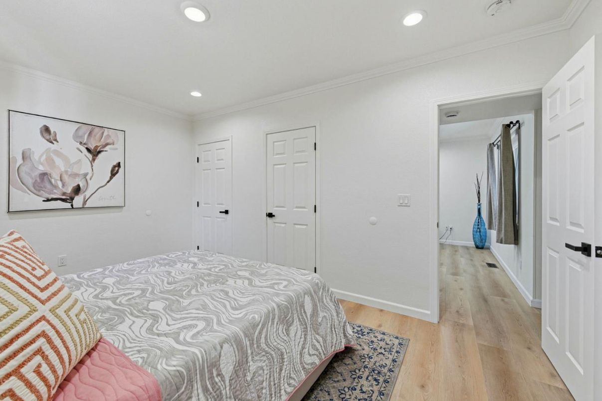 Bedroom, Interior, Recessed Lighting, Wood Texture Flooring