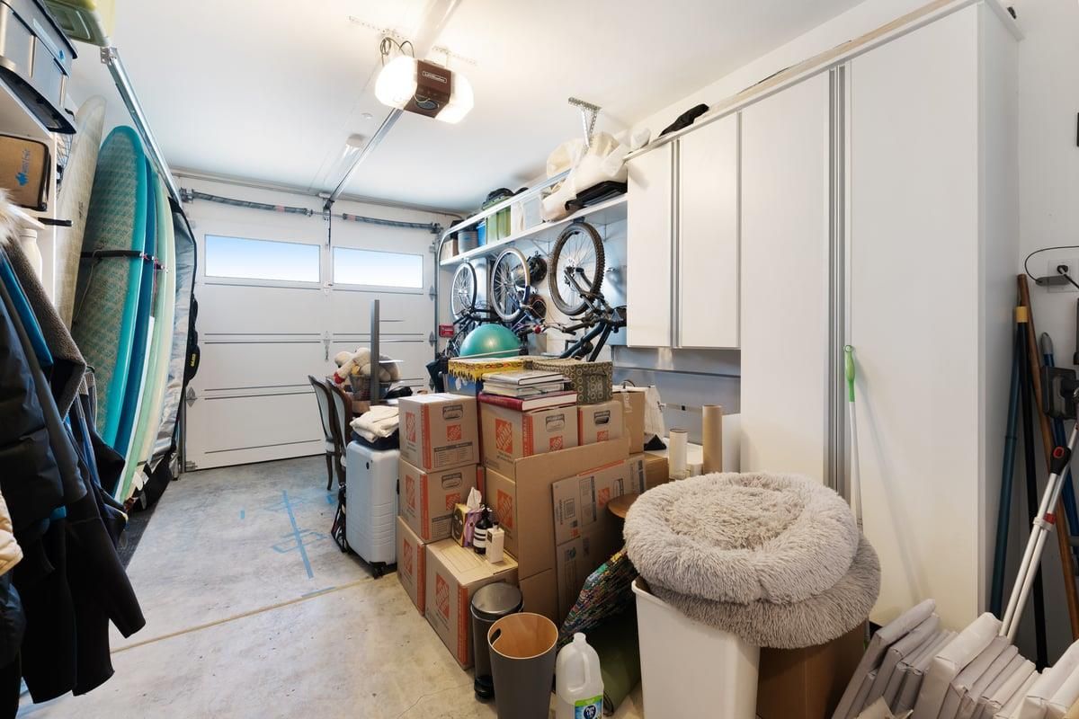 Garage, Interior