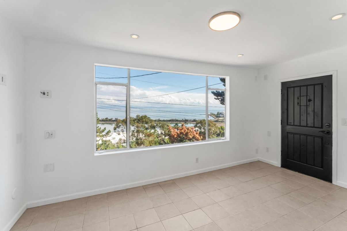 Empty room, Interior, Recessed Lighting, Water