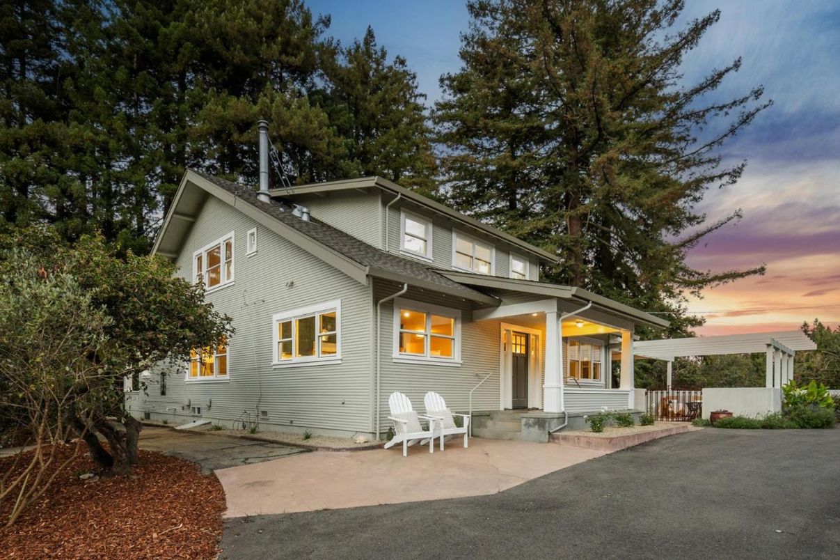 Backyard, Exterior, Facade, Farmhouse