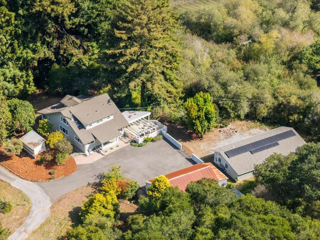 Exterior, Drone