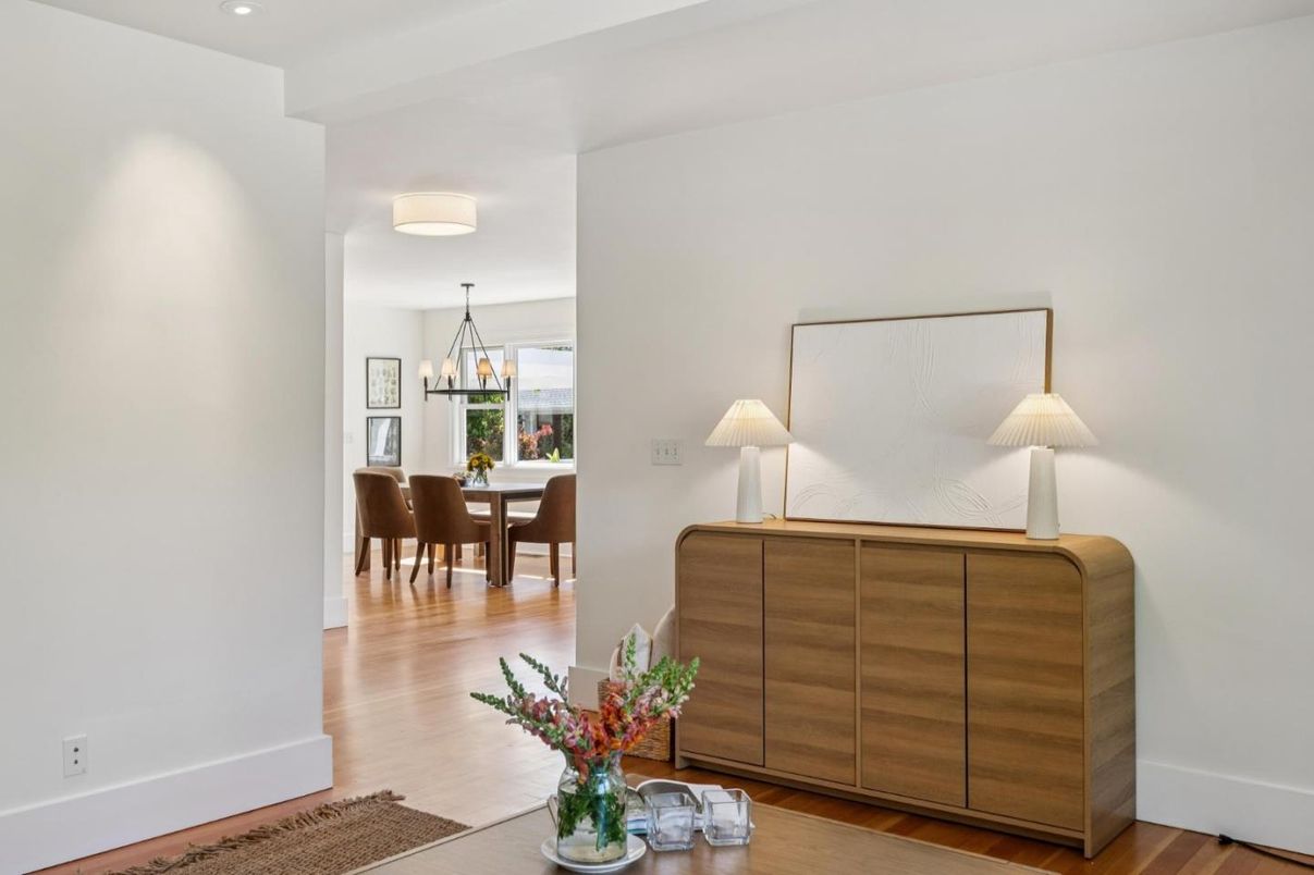 Chandelier, Dining room, Interior, Recessed Lighting, Wood Texture Flooring