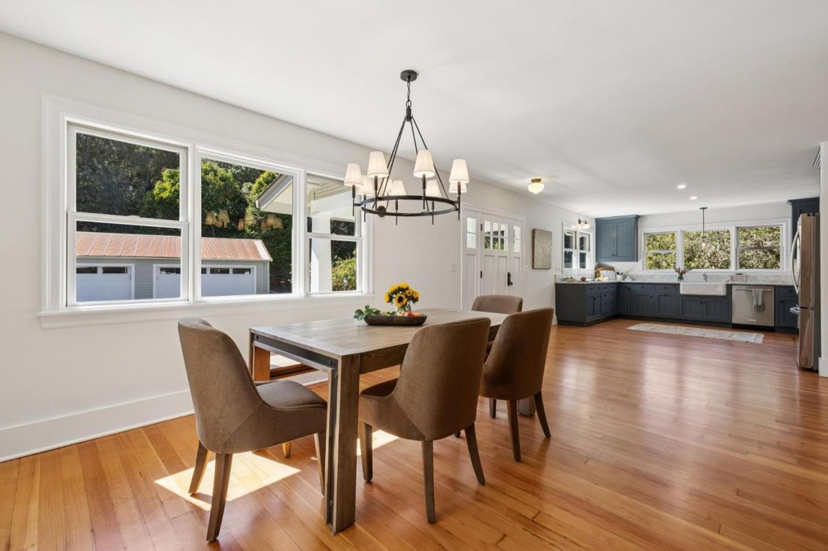 Chandelier, Dining room, Interior, Pendant Lights, Recessed Lighting, Wood Texture Flooring