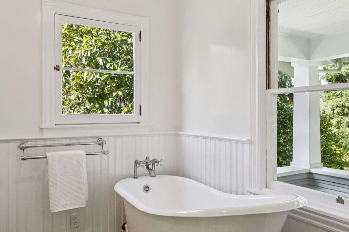 Bathroom, Free Standing Baths, Interior