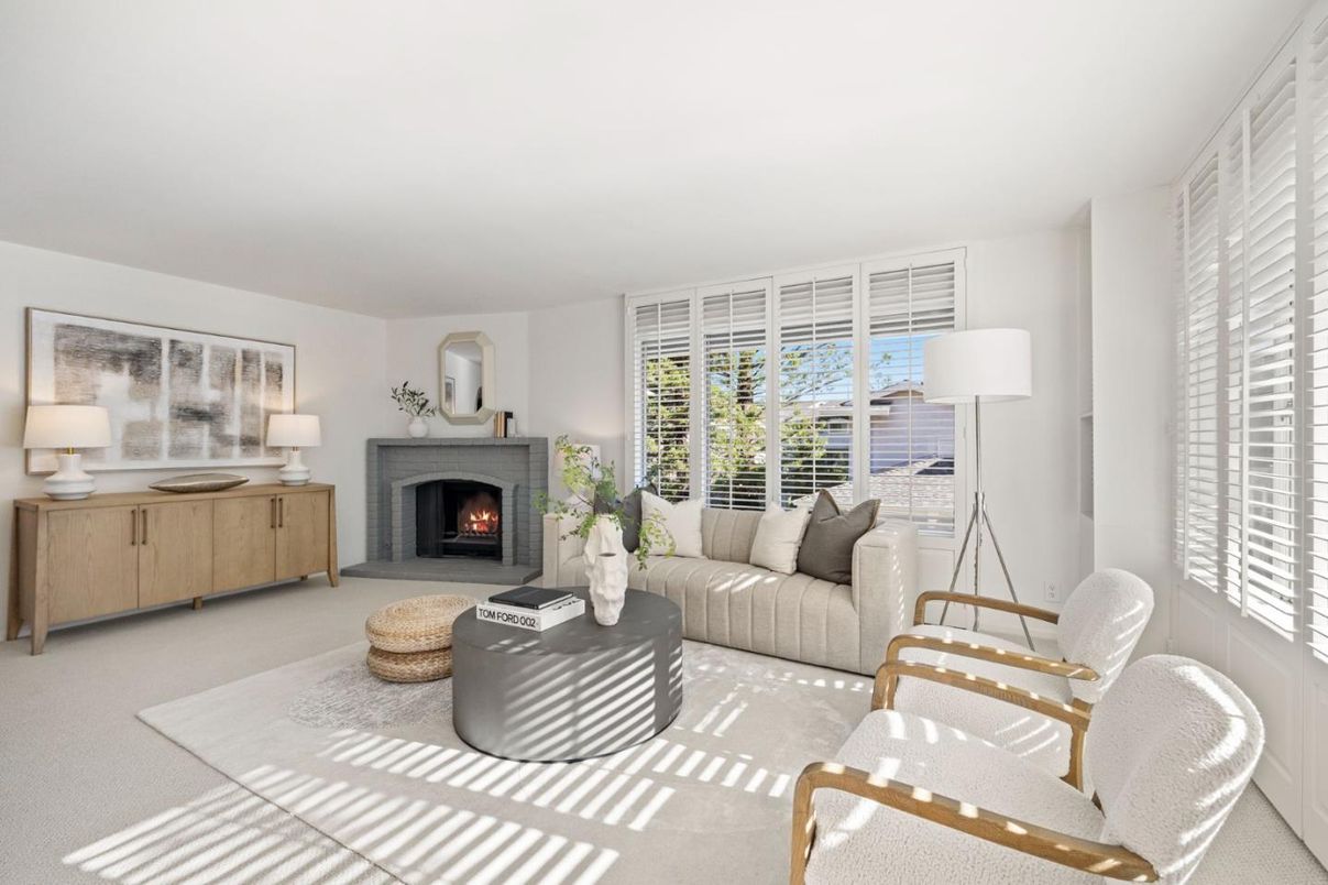 Fireplace, Interior, Living room, Water