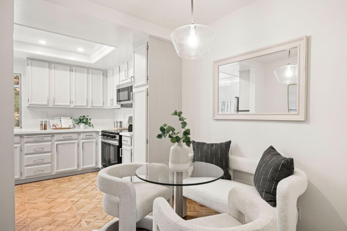 Dining room, Interior, Kitchen, Pendant Lights, Recessed Lighting, Stainless Steel Appliances