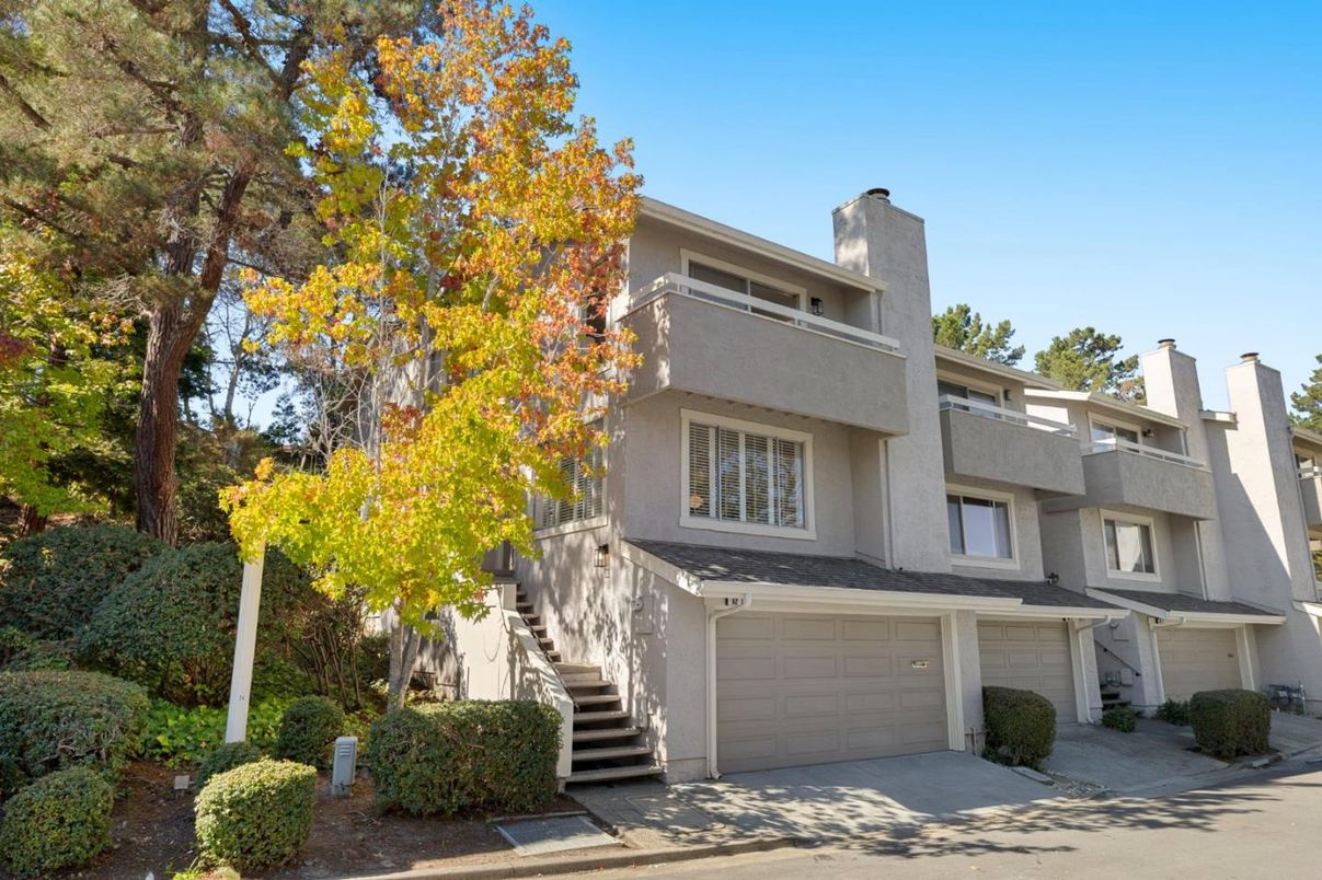 Attached, Exterior, Facade, Modern