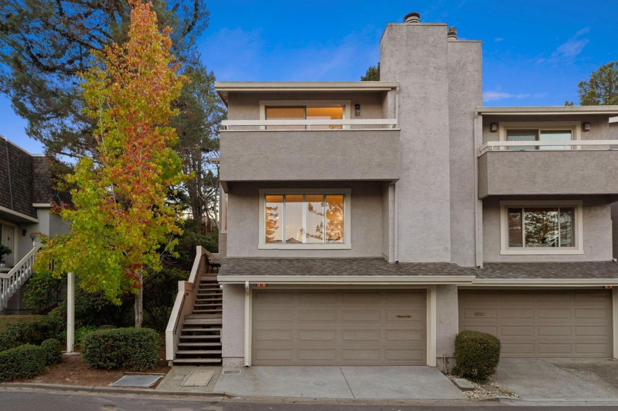 Attached, Exterior, Facade, Modern