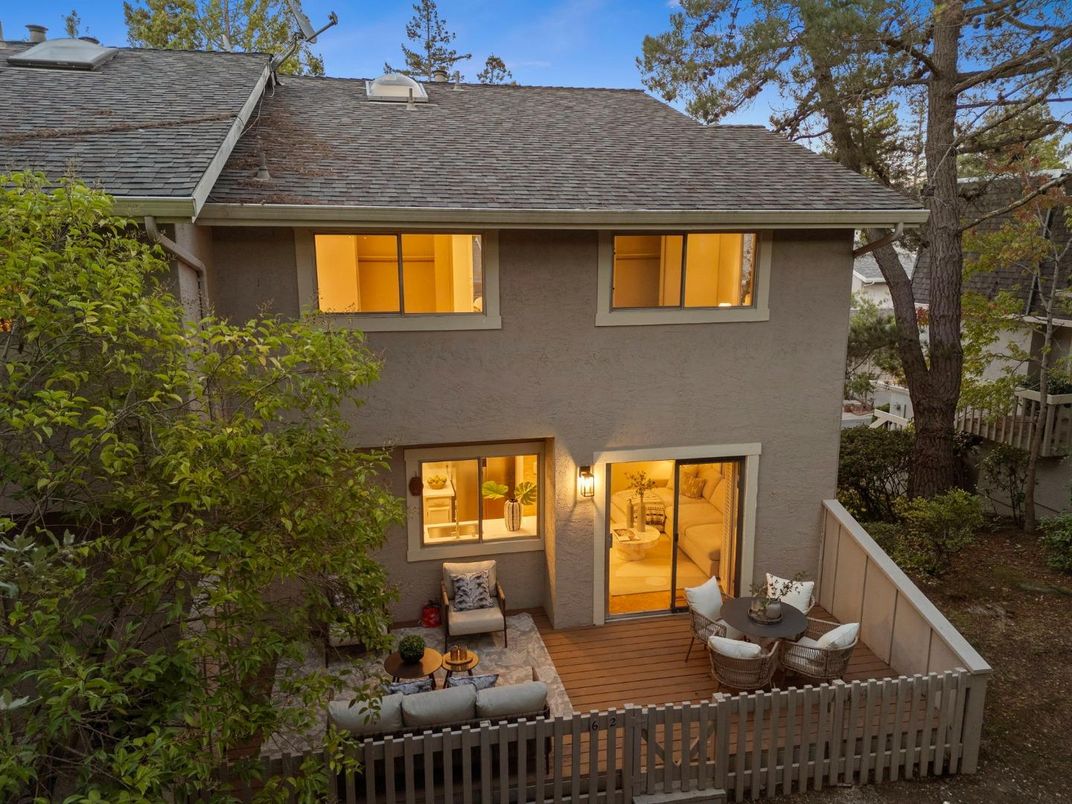 Exterior, Facade, None