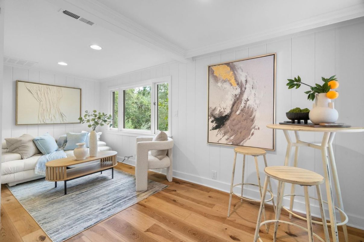 Interior, Living room, Recessed Lighting, Wood Texture Flooring