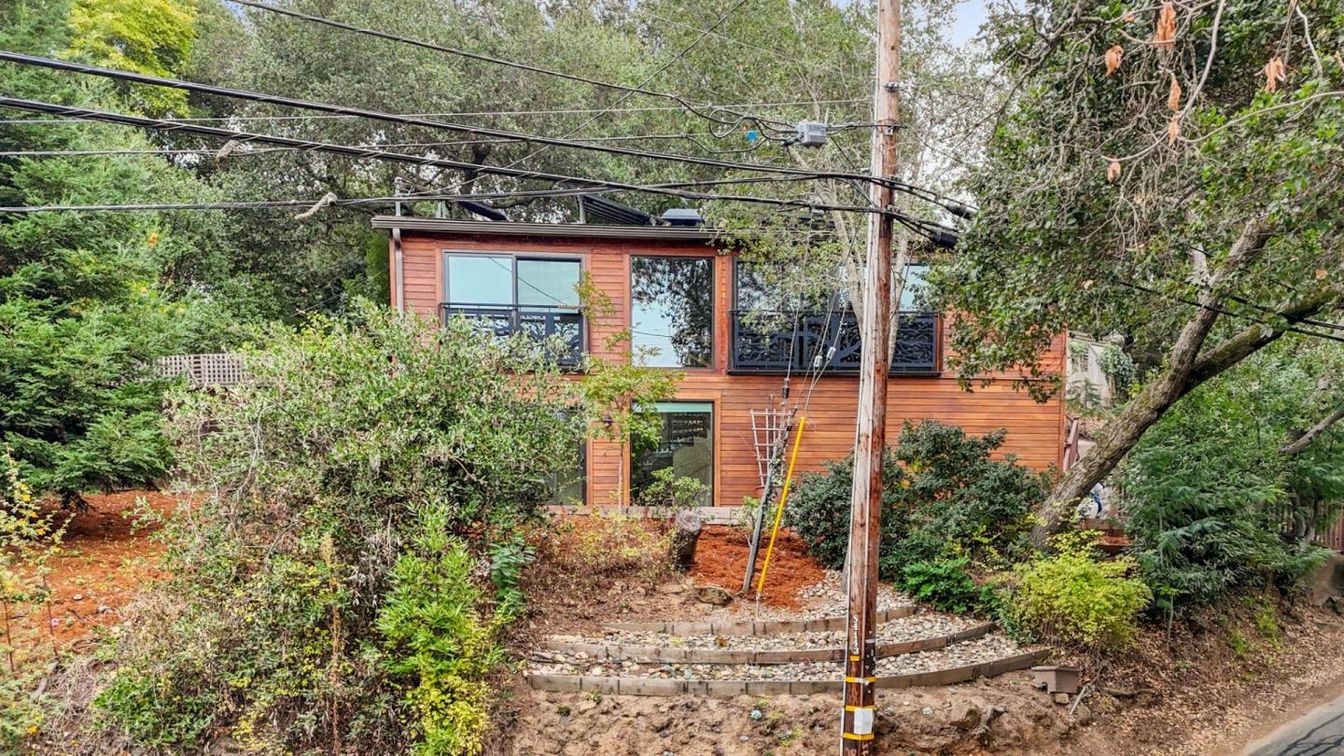 Exterior, Facade, None