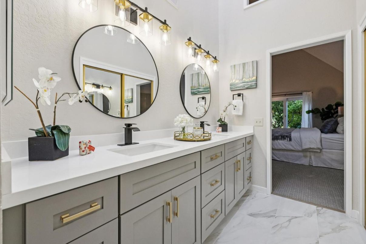 Bathroom, Dual Sink Vanities, Interior, Marble