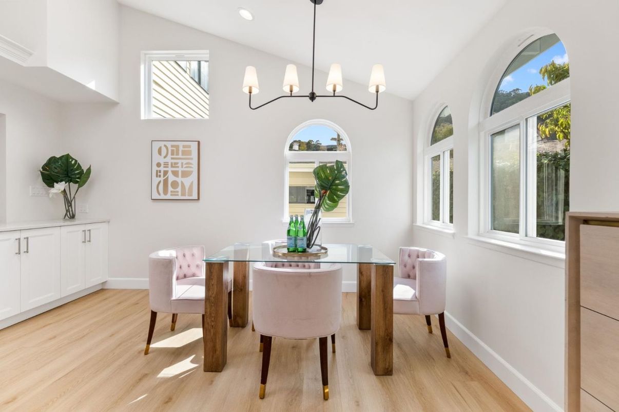 Chandelier, Dining room, Interior, Recessed Lighting, Wood Texture Flooring