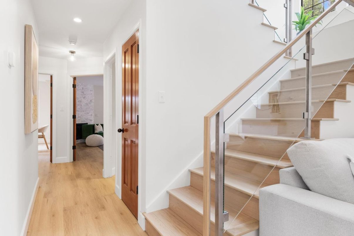 Interior, Recessed Lighting, Wood Texture Flooring