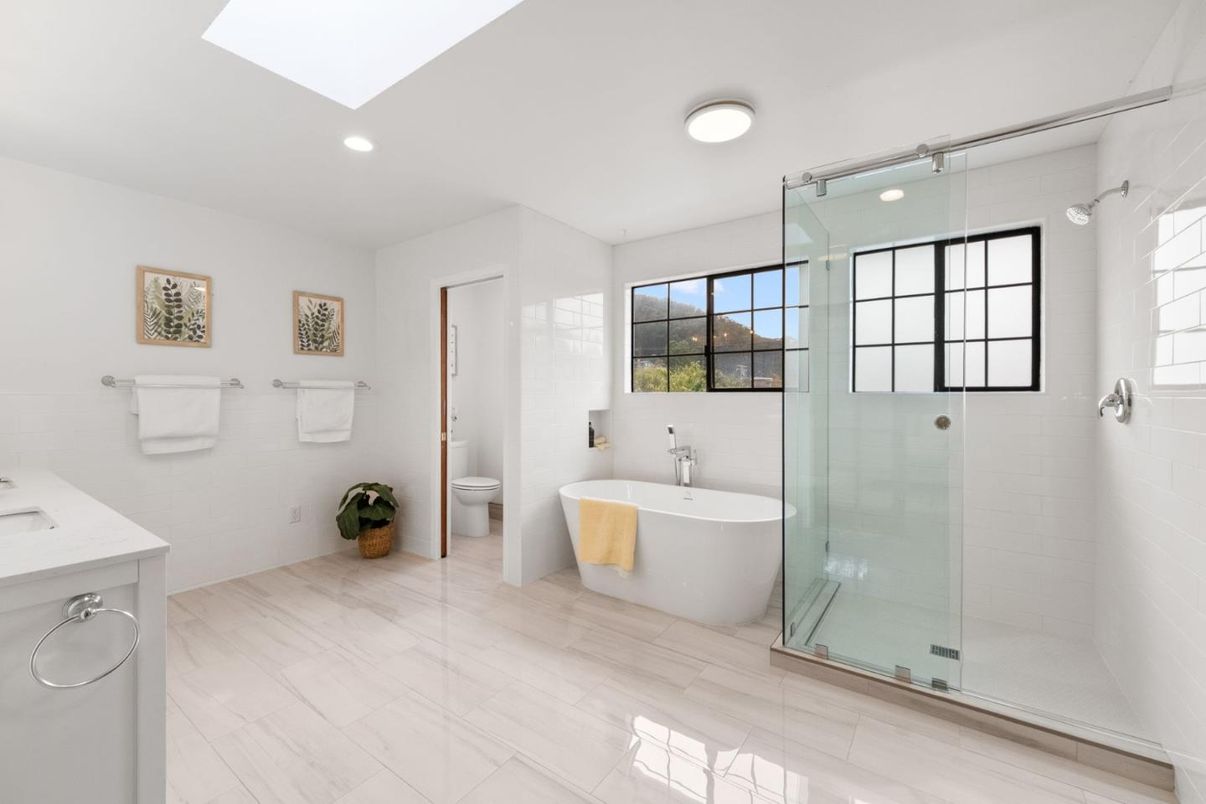 Bathroom, Dual Sink Vanities, Free Standing Baths, Glass Shower, Interior, Recessed Lighting